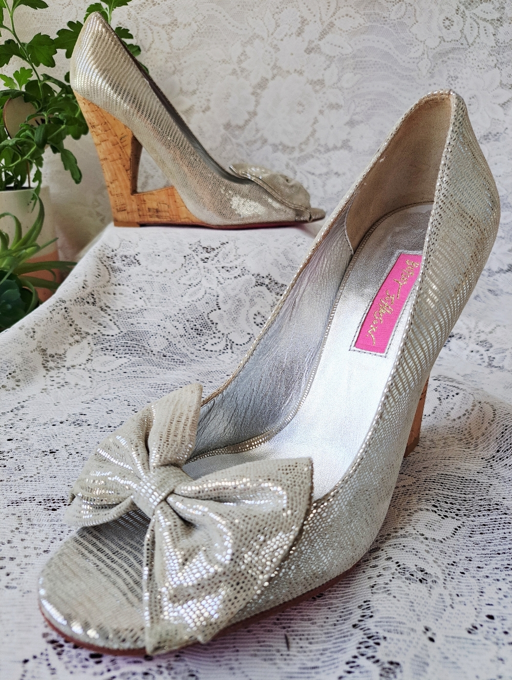 Rare Betsey Johnson Peep Toe Sparkling Silver Wedge Heels w Bows 8.5 M Evening